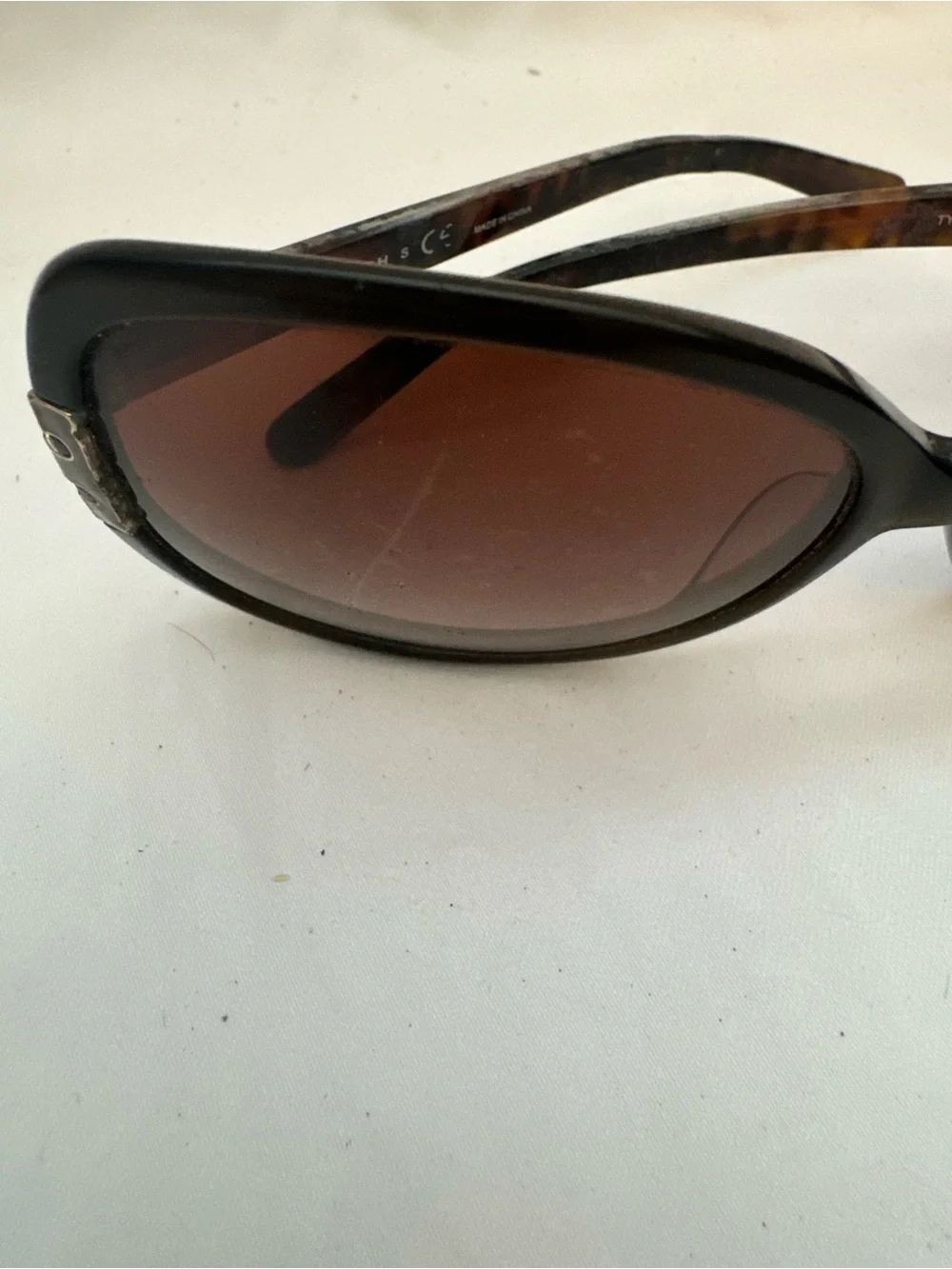 Tory Burch Black Frame Brown Gradient Lens Sunglasses with Orange Case